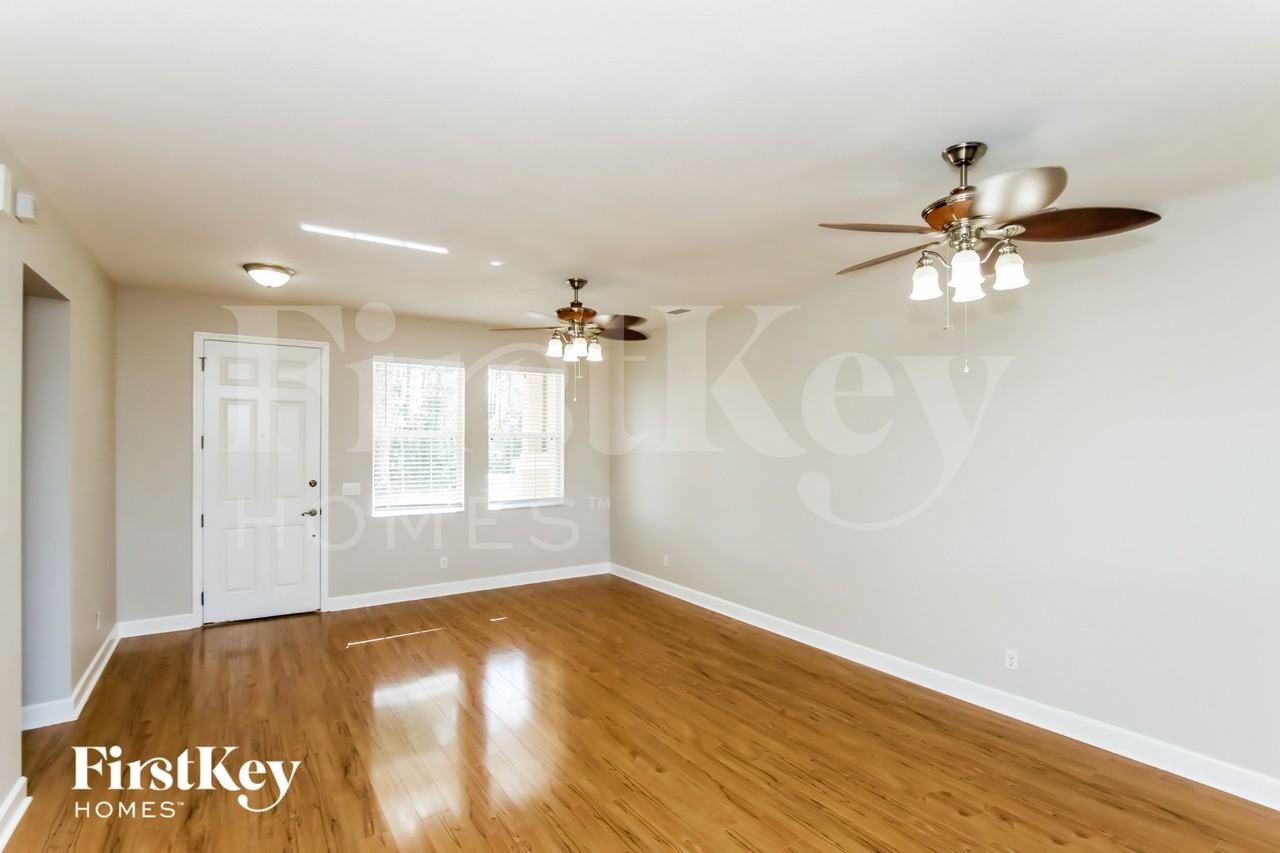 2288 Santa Maria Ave Se - Photo 3 of 15