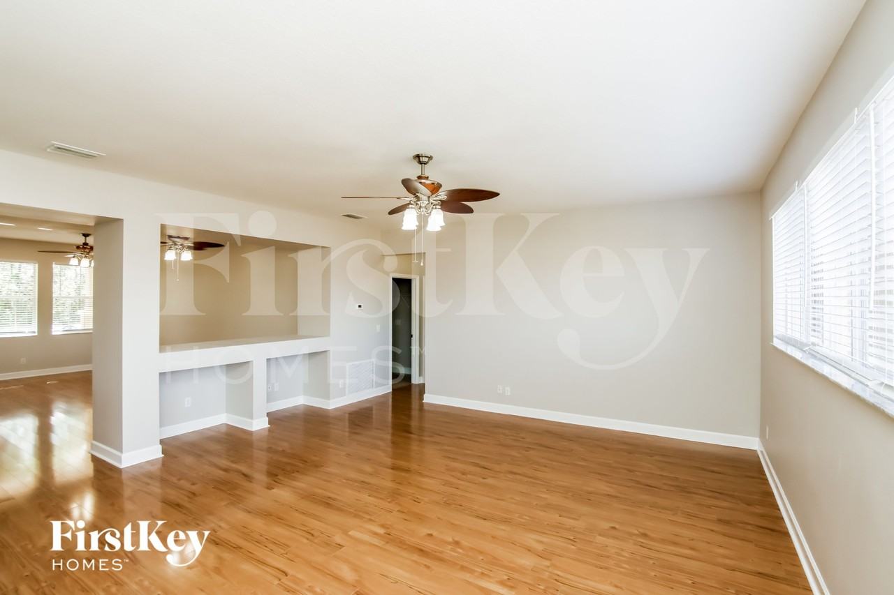 2288 Santa Maria Ave Se - Photo 4 of 15