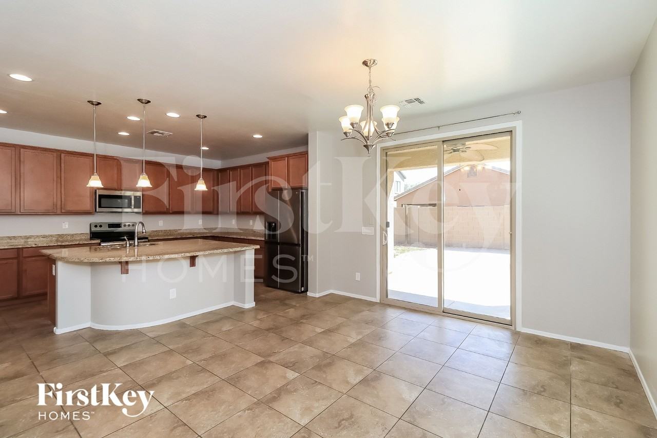 5027 W St Catherine Ave - Photo 6 of 15