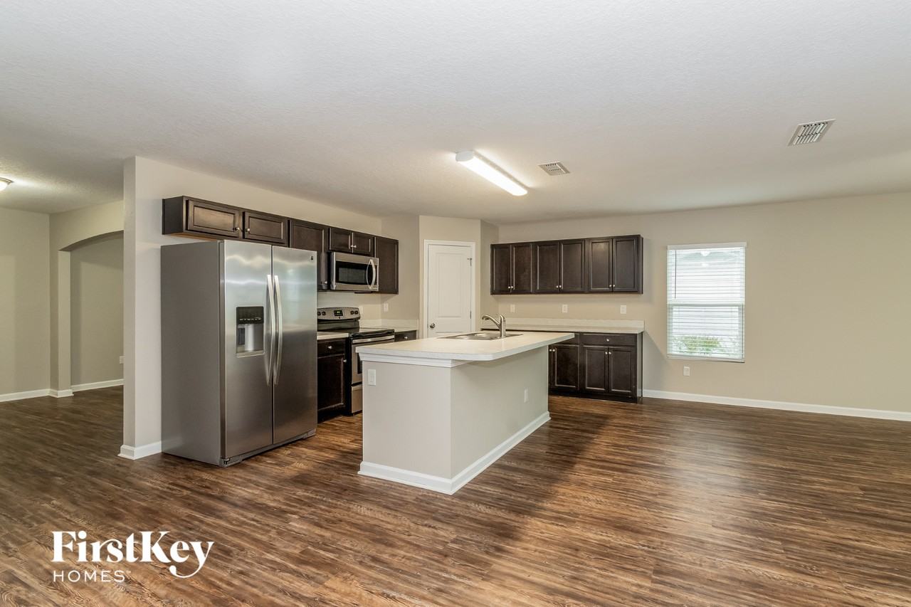 9836 Marine Ct - Photo 7 of 15