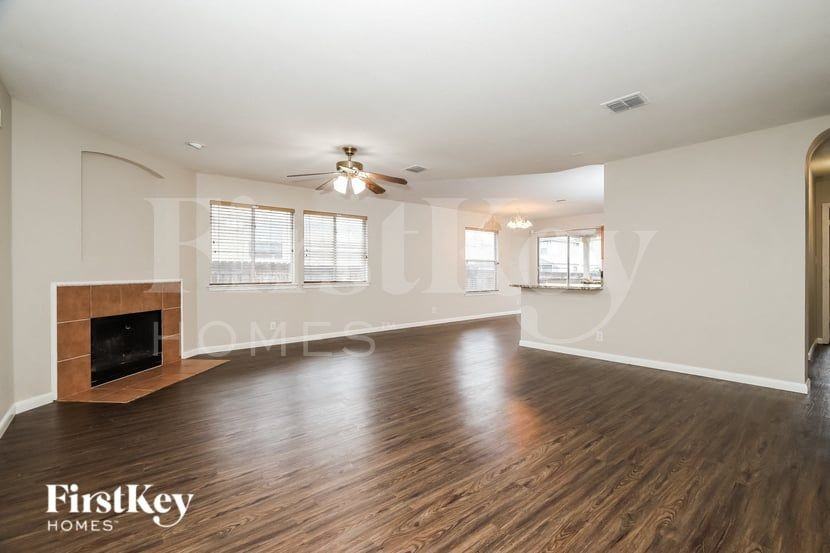 237 Val Verde Dr - Photo 3 of 16