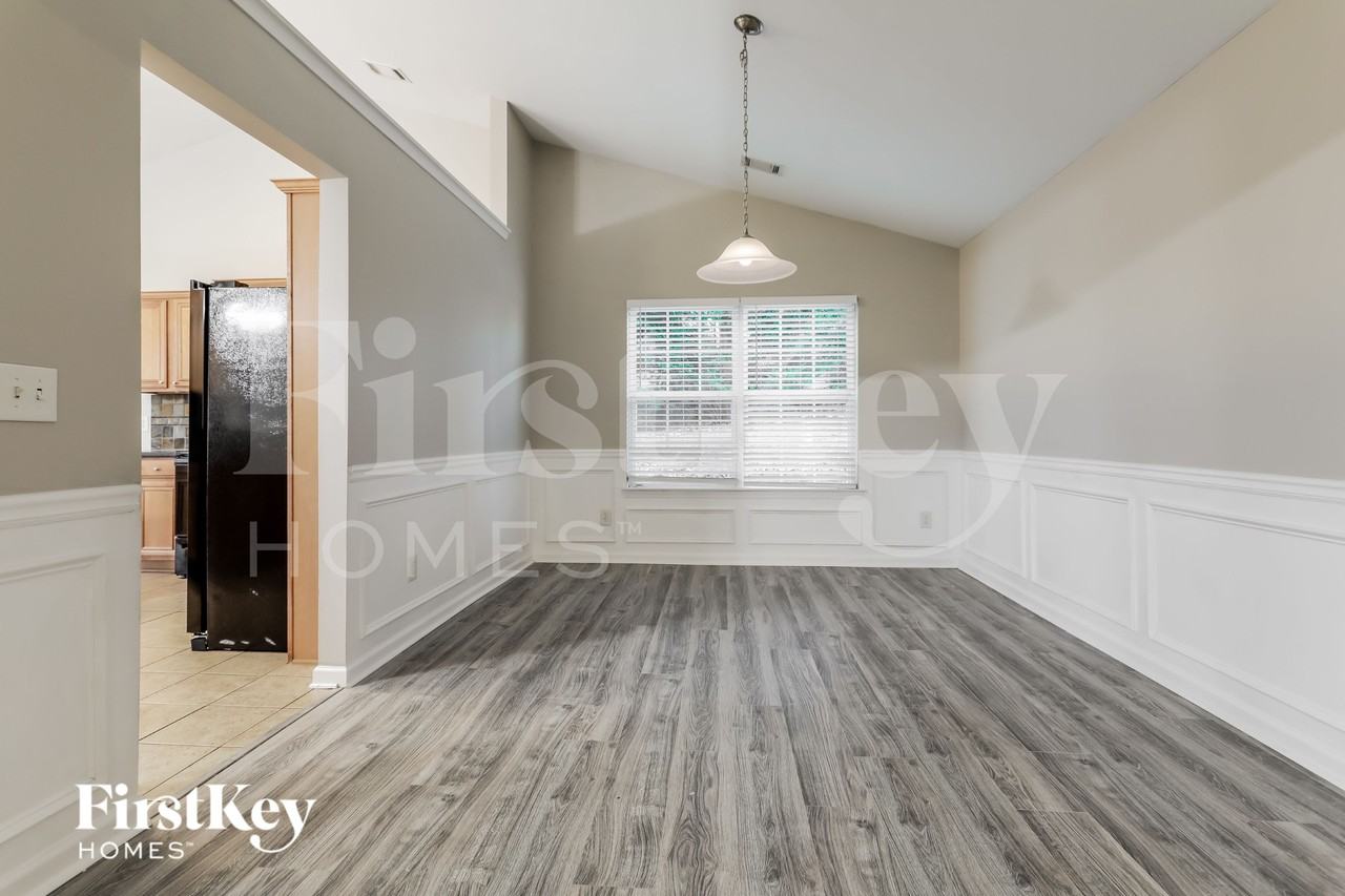 6732 Carriage Walk Ln - Photo 3 of 15