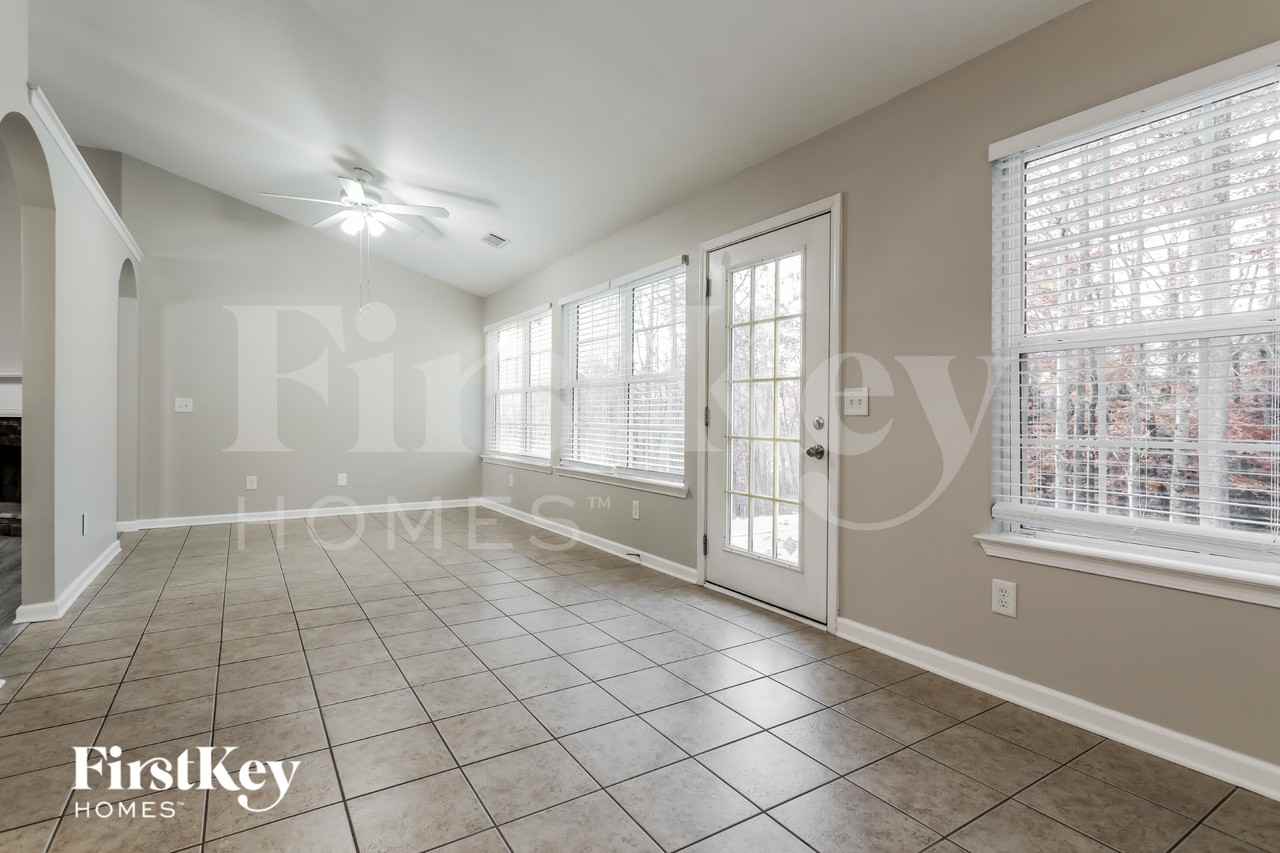 6732 Carriage Walk Ln - Photo 5 of 15