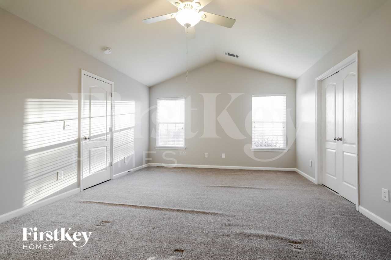 6732 Carriage Walk Ln - Photo 7 of 15