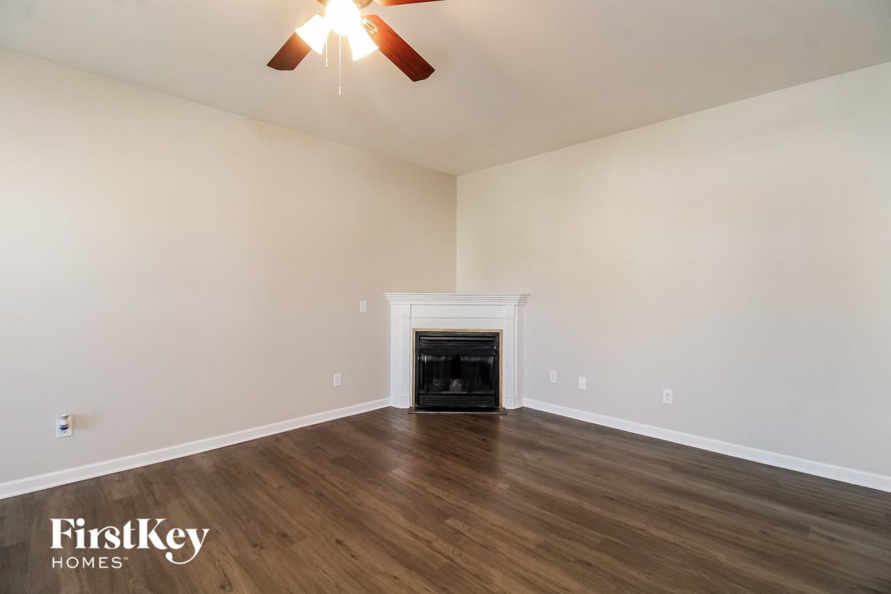 708 Hawthorn Ridge Dr - Photo 3 of 15