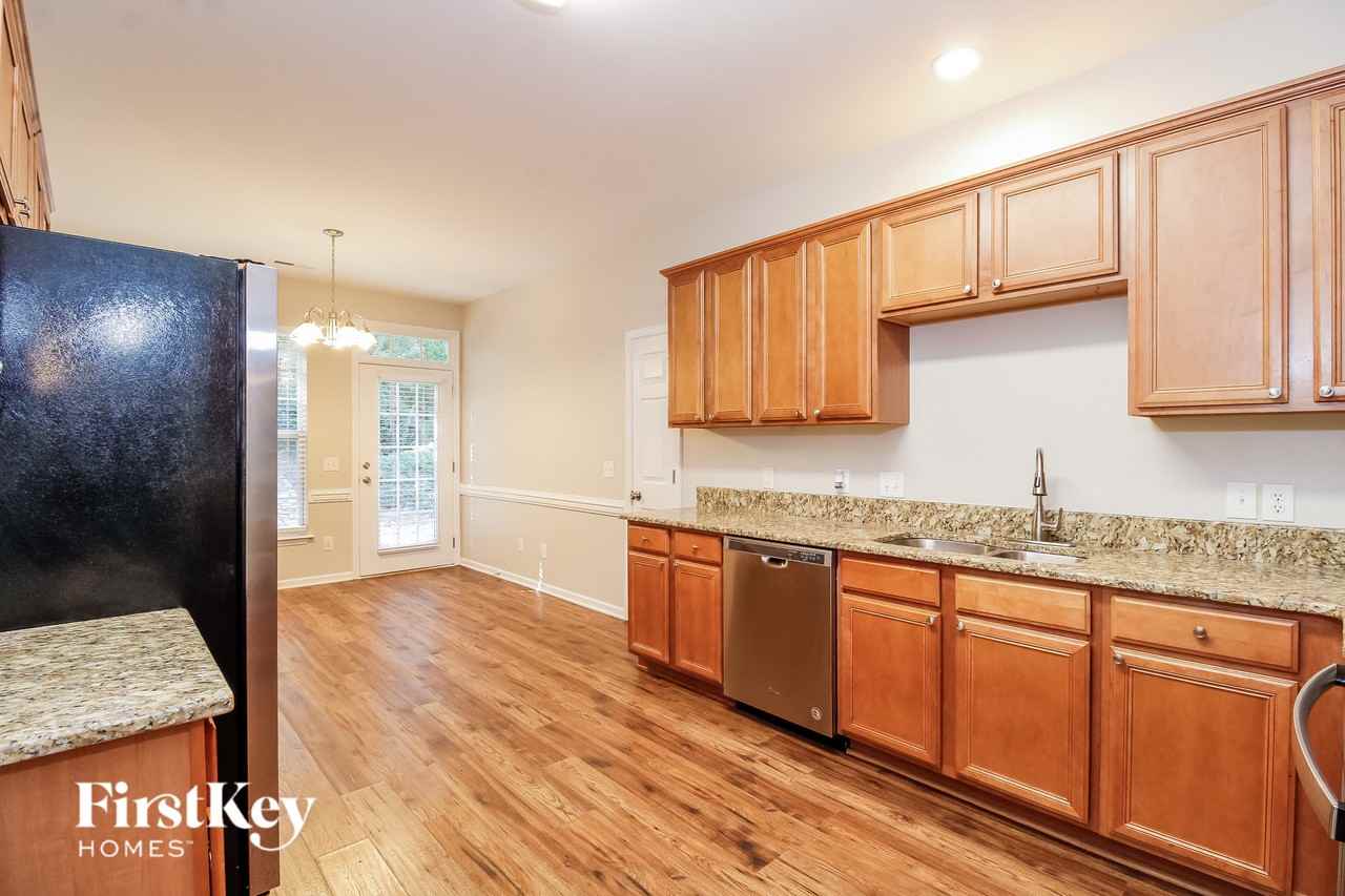 708 Hawthorn Ridge Dr - Photo 6 of 15