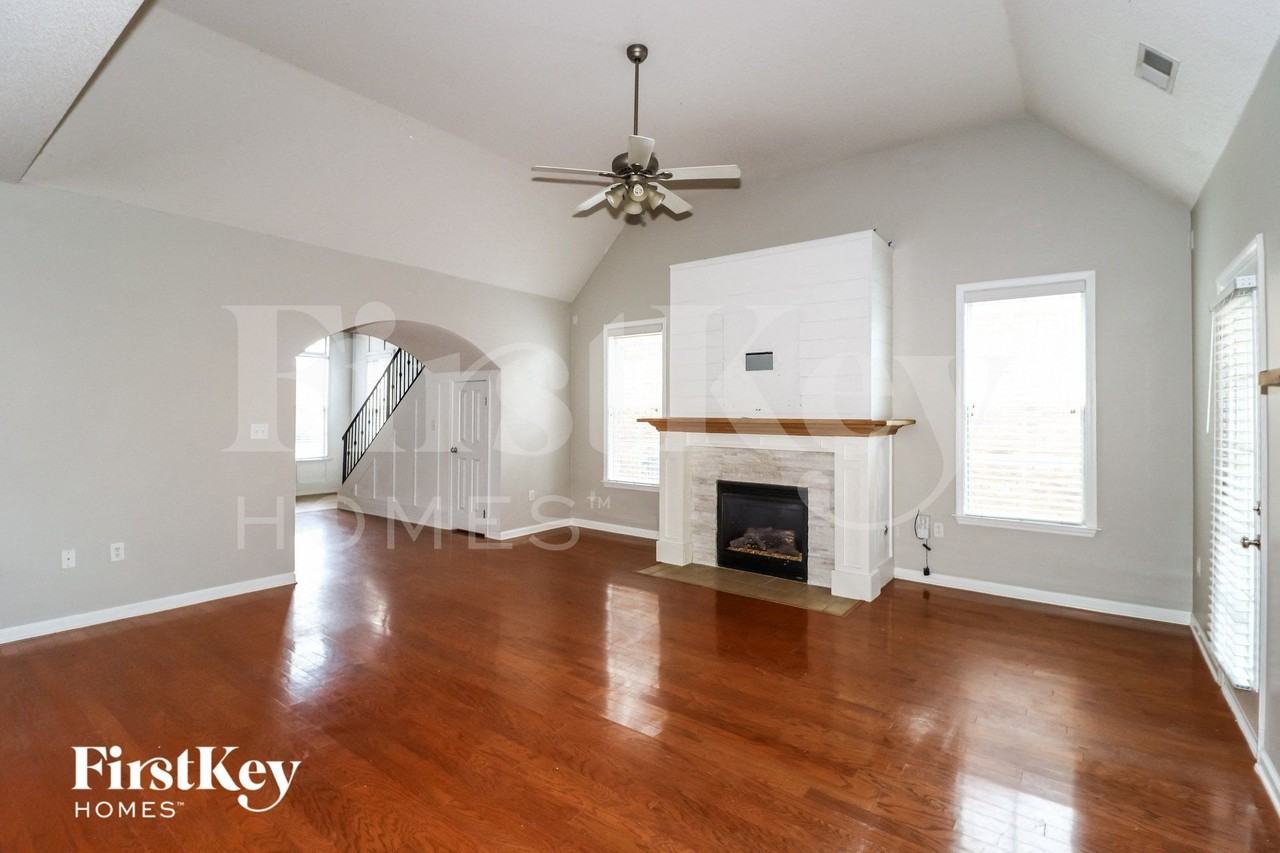 4946 Indian Walk Ln - Photo 4 of 15