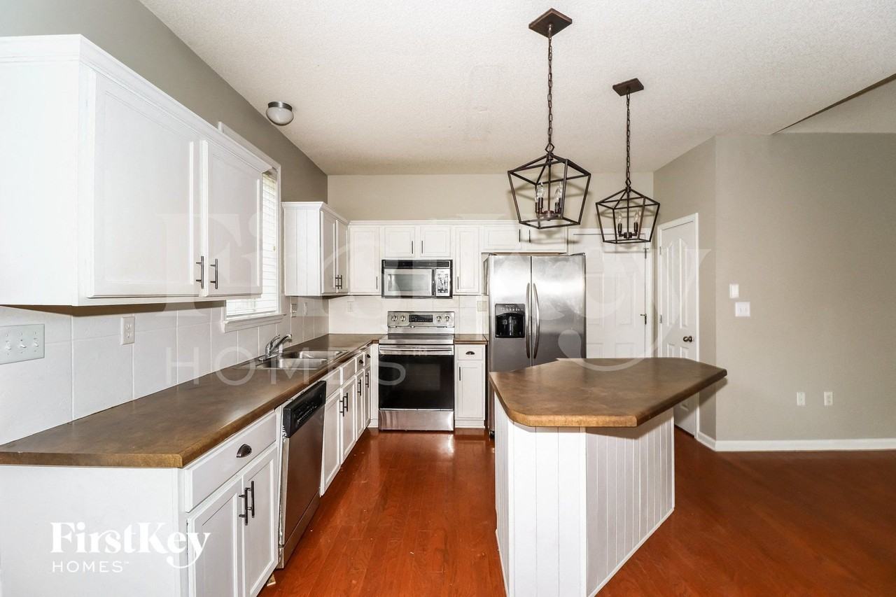 4946 Indian Walk Ln - Photo 5 of 15