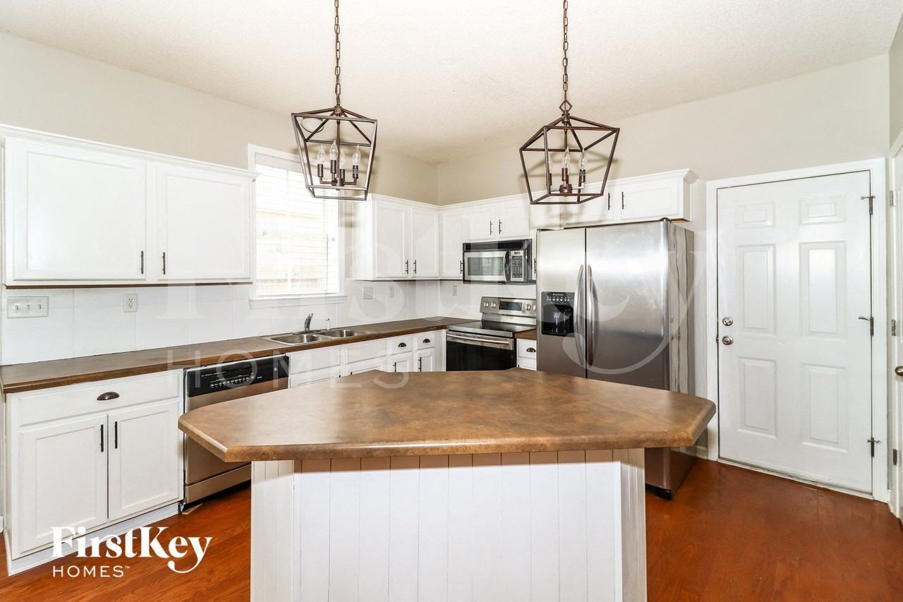 4946 Indian Walk Ln - Photo 6 of 15