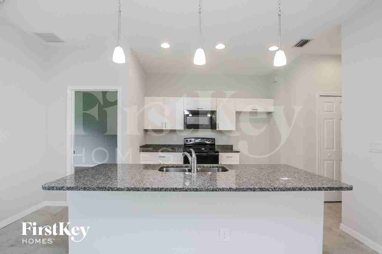 3462 Worthington Ave - Photo 6 of 16