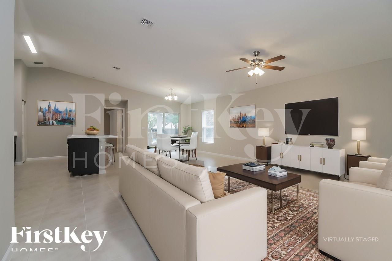 1099 Braddock Ave Se - Photo 3 of 18