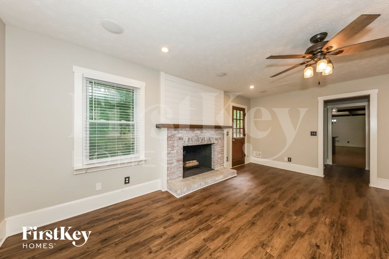 2902 Moorings Pkwy - Photo 3 of 15