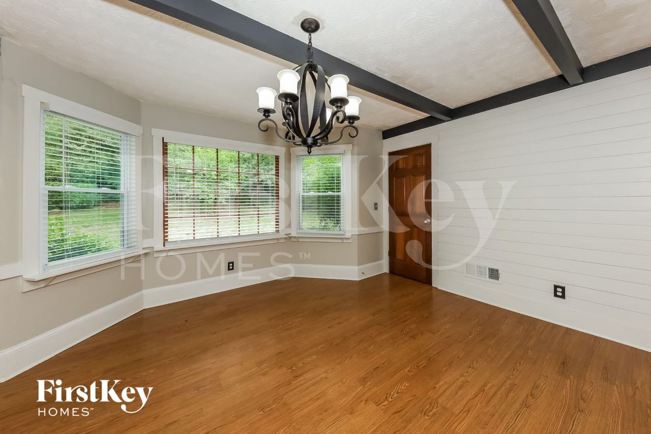 2902 Moorings Pkwy - Photo 4 of 15