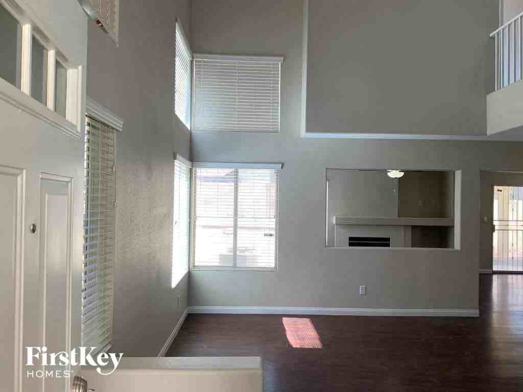 6067 Hidden Rock Dr - Photo 2 of 13