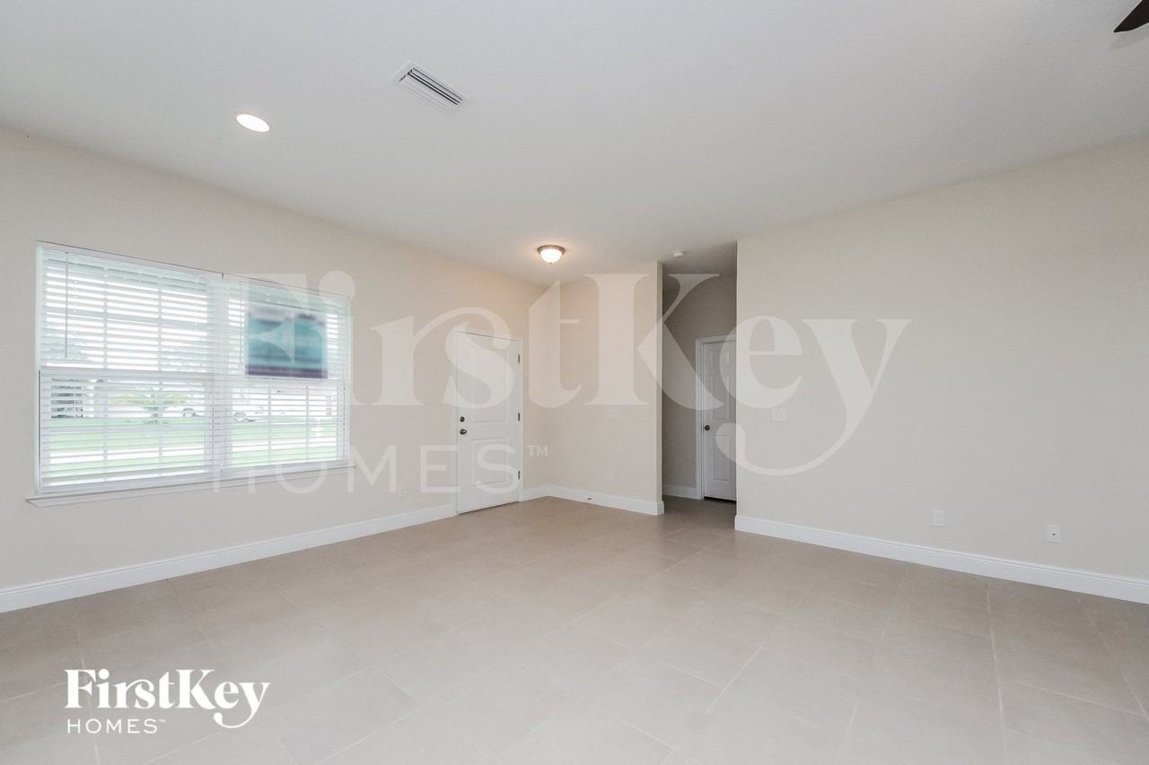 510 Magpie Ln - Photo 3 of 15