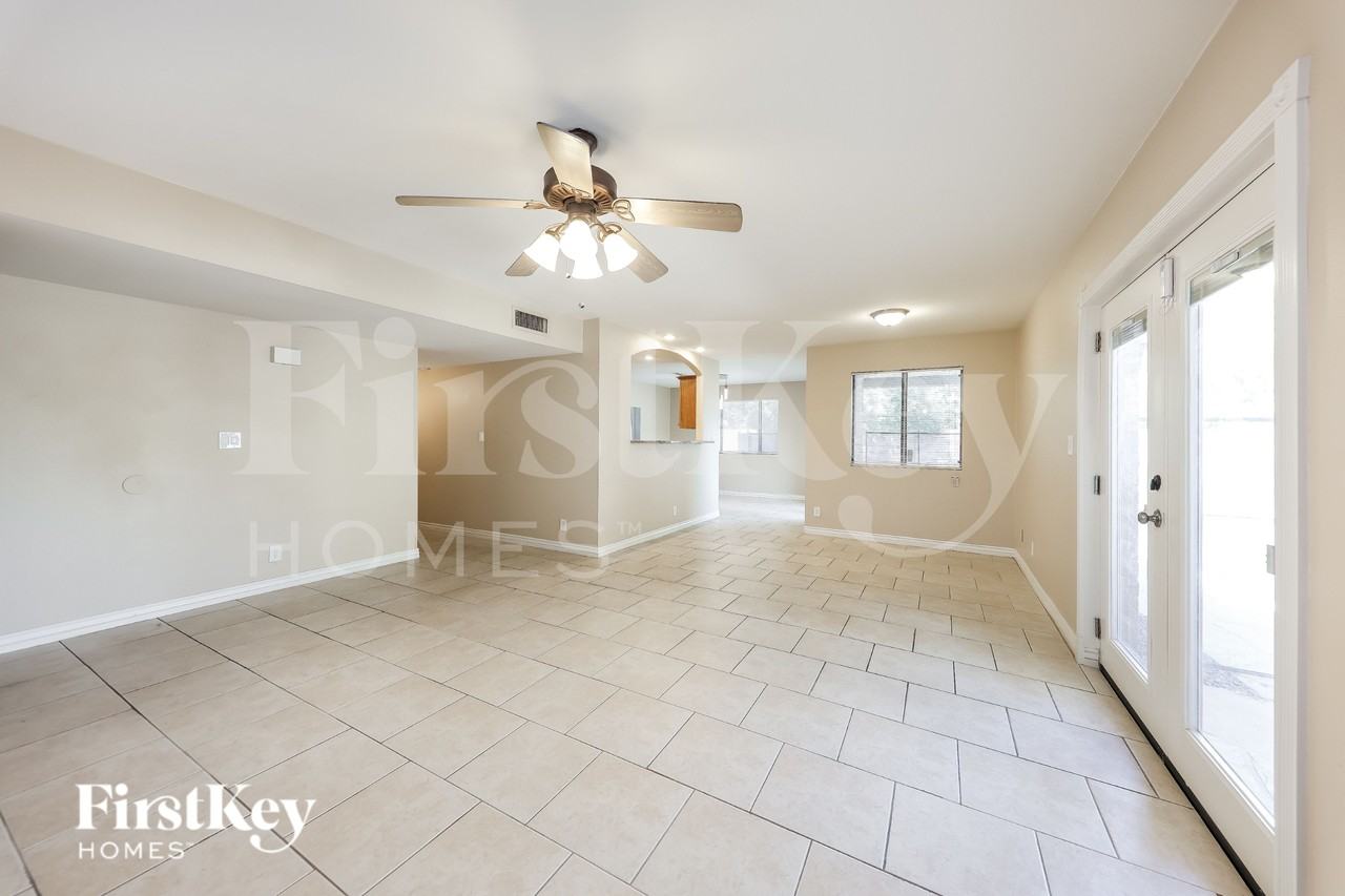 9044 N 52nd Dr - Photo 2 of 16