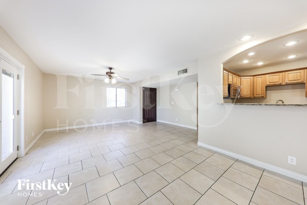 9044 N 52nd Dr - Photo 3 of 16