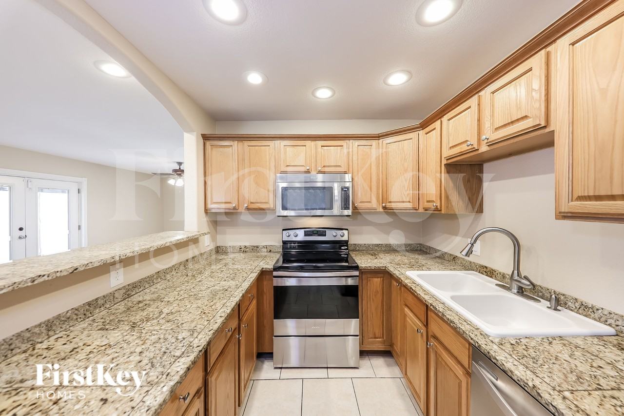 9044 N 52nd Dr - Photo 6 of 16