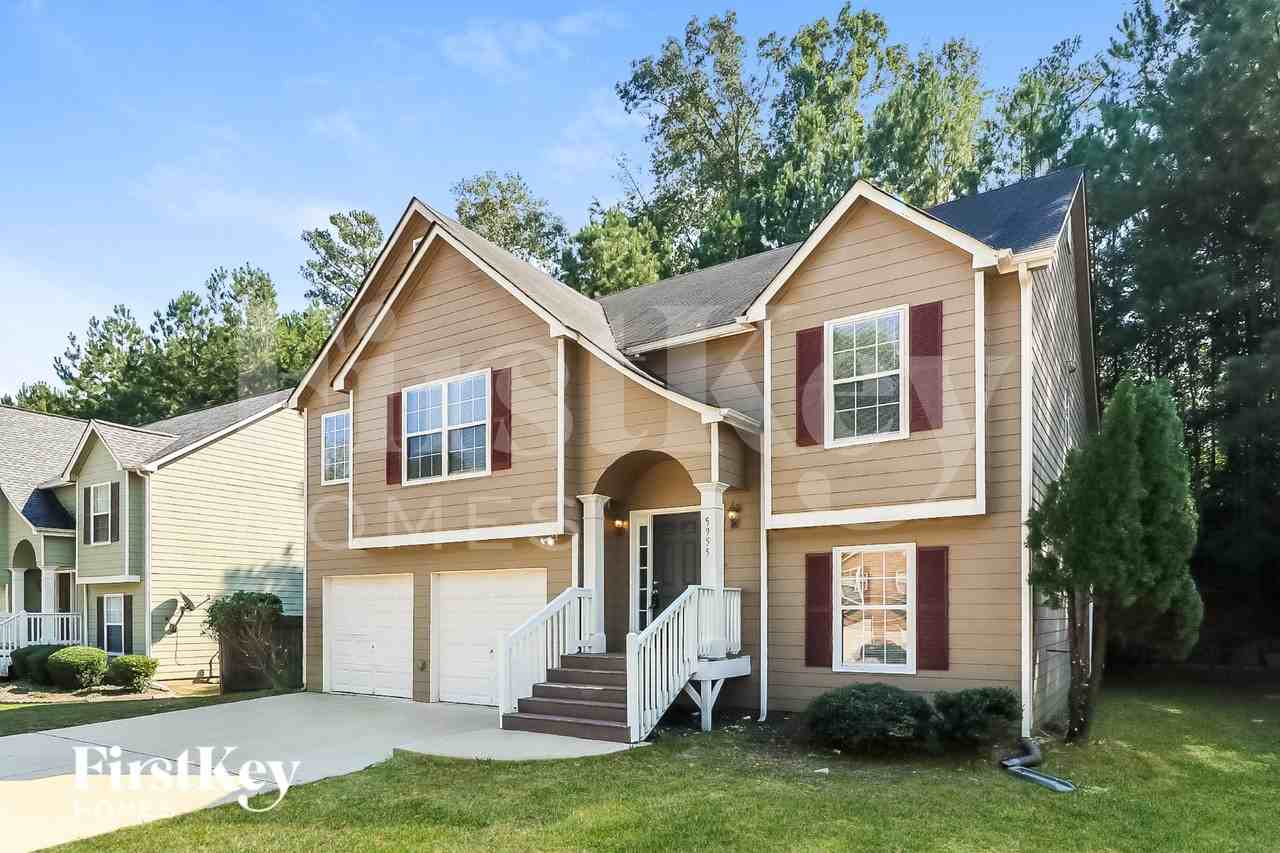 5955 Water Oaks Dr - Photo 4 of 21