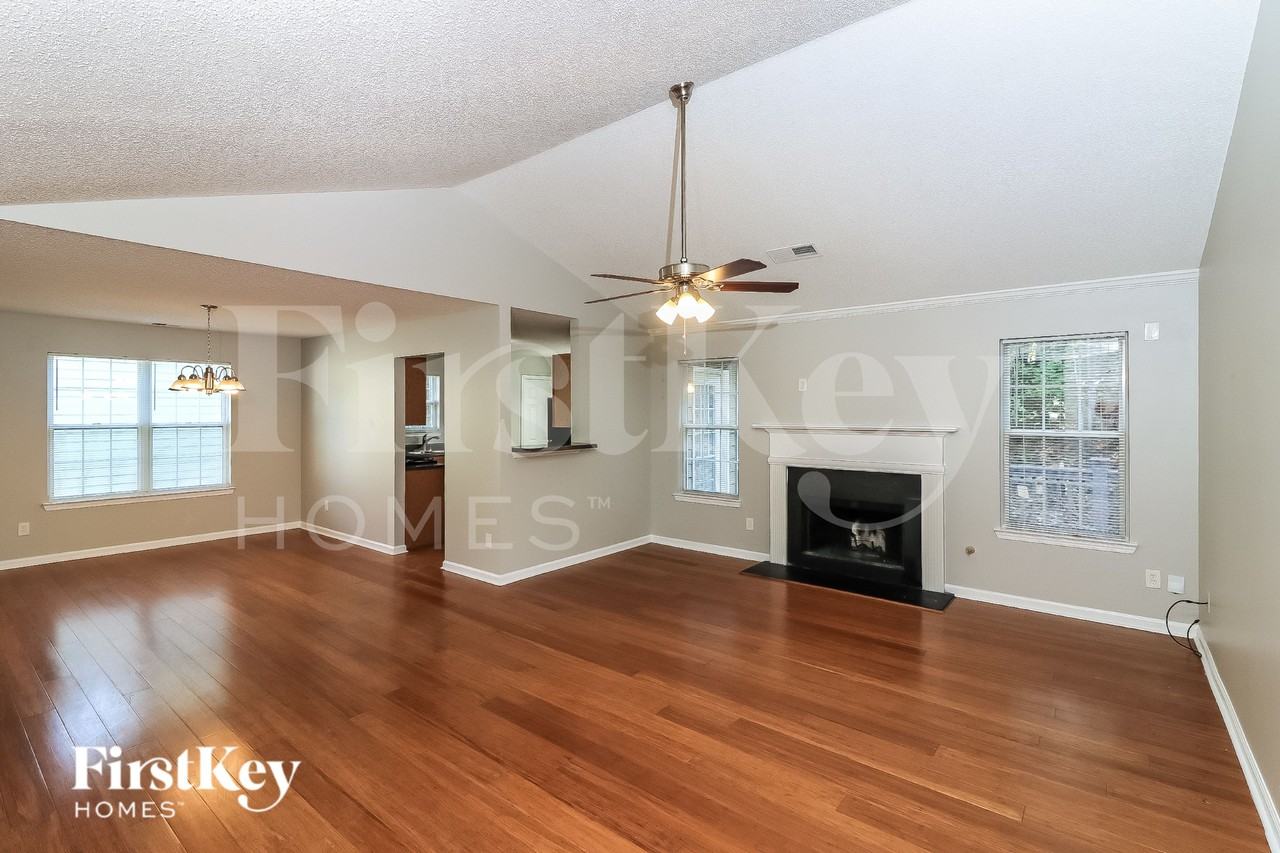 5955 Water Oaks Dr - Photo 5 of 21