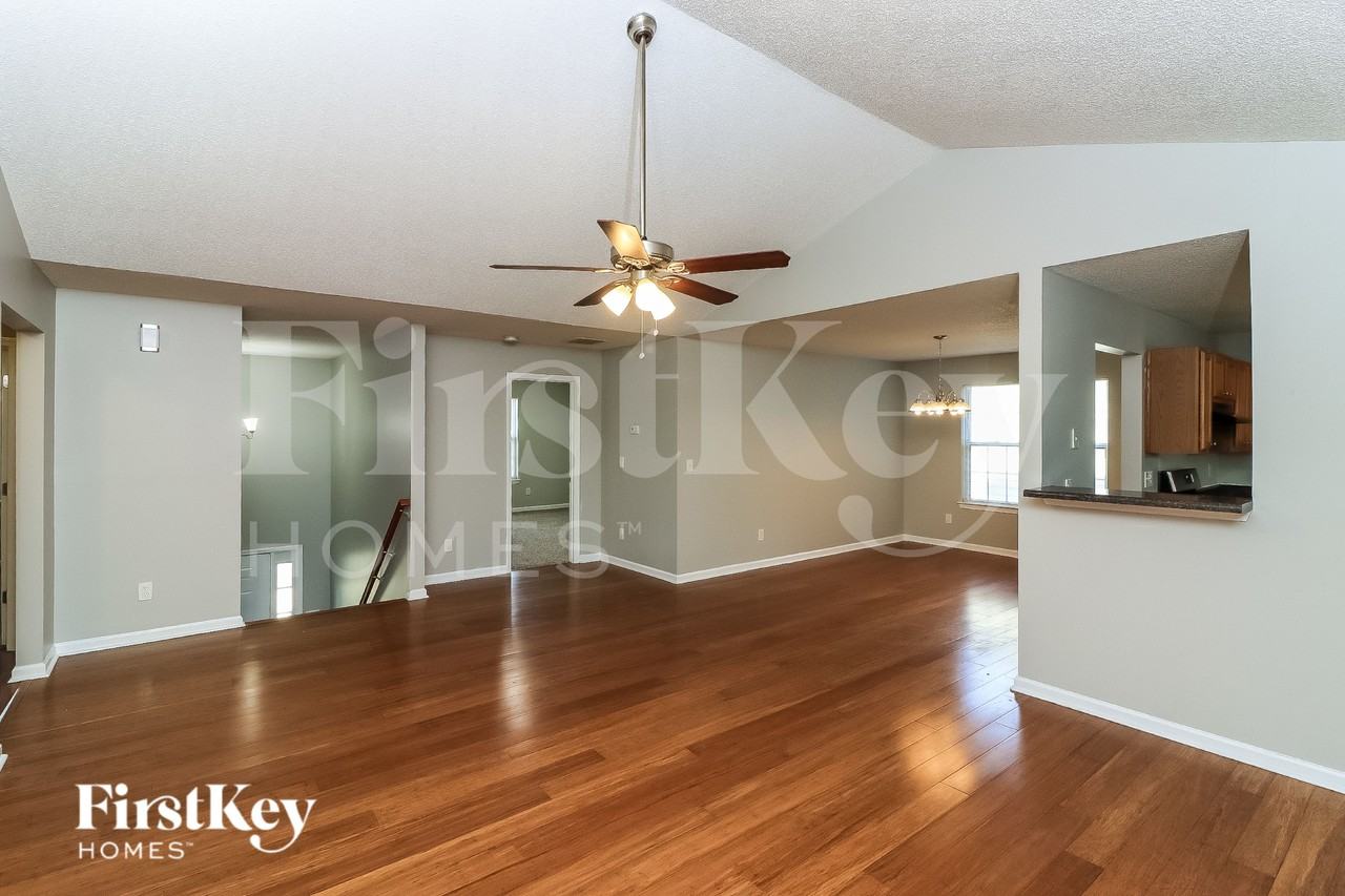 5955 Water Oaks Dr - Photo 6 of 21