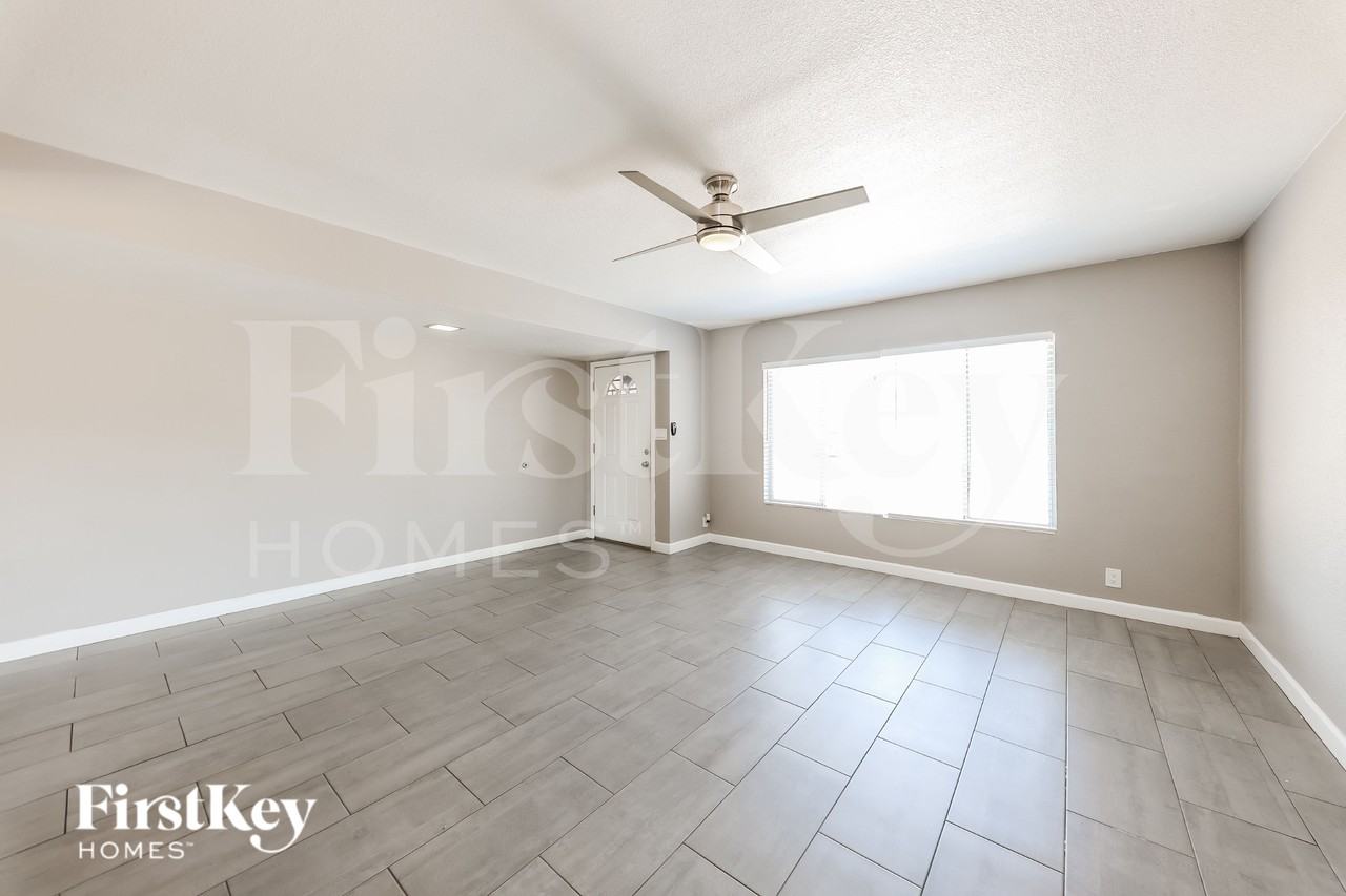 4855 W North Ln - Photo 2 of 16