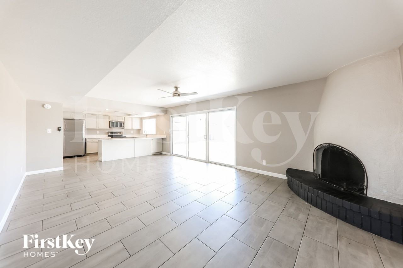 4855 W North Ln - Photo 6 of 16