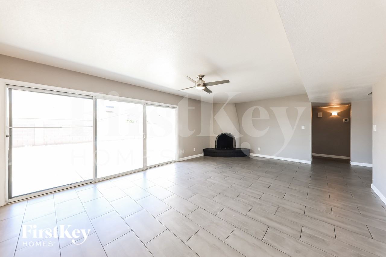 4855 W North Ln - Photo 7 of 16