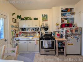 featured image of 2 Evergreen Sq #1