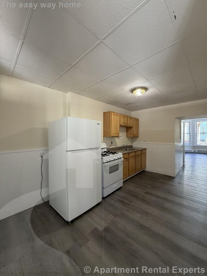 9 School St #1 - Photo 4 of 9