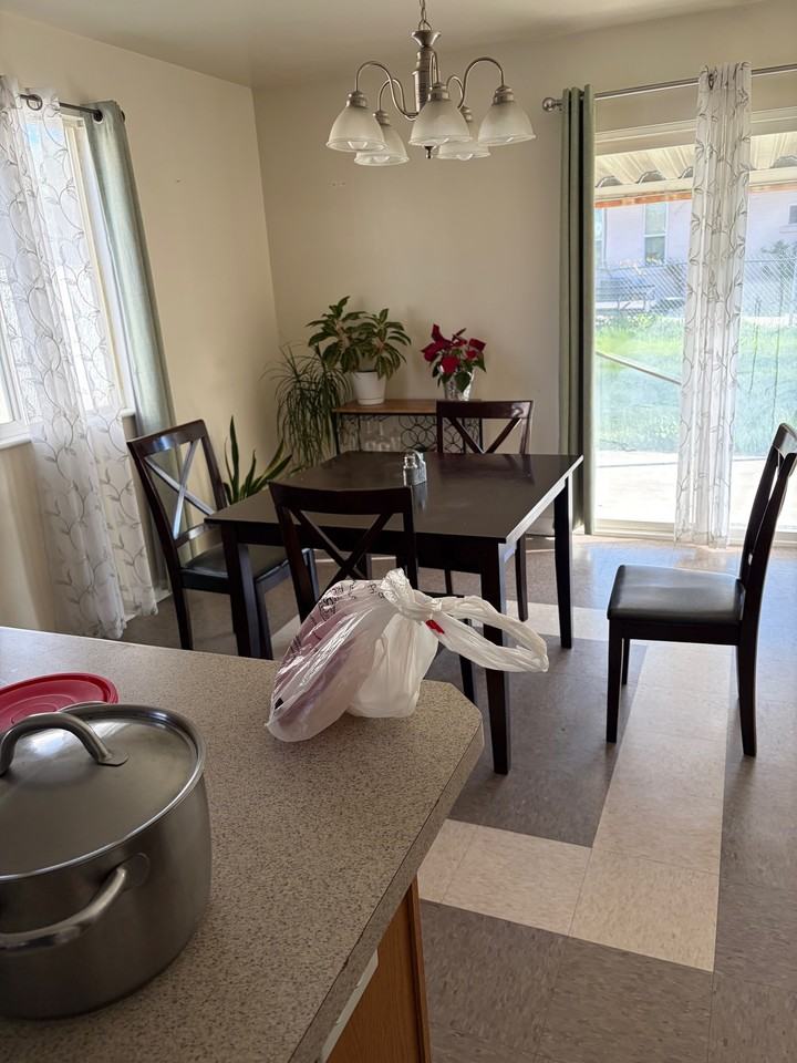 693 Ws - Photo 4 of 9