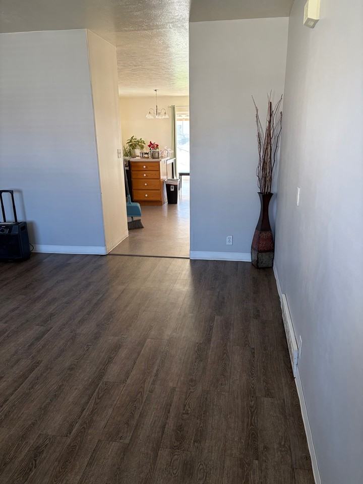 693 Ws - Photo 6 of 9