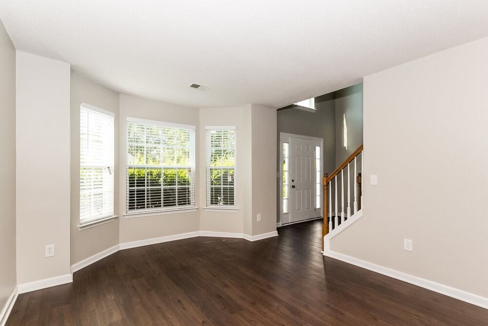 412 Peterson Dr - Photo 3 of 15