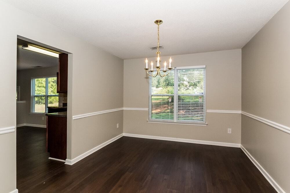 412 Peterson Dr - Photo 4 of 15