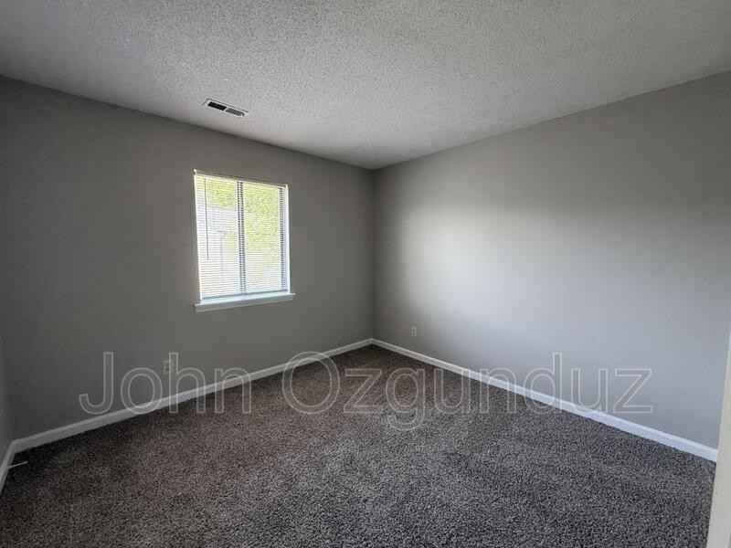 2814 Rochelle St #D - Photo 5 of 11