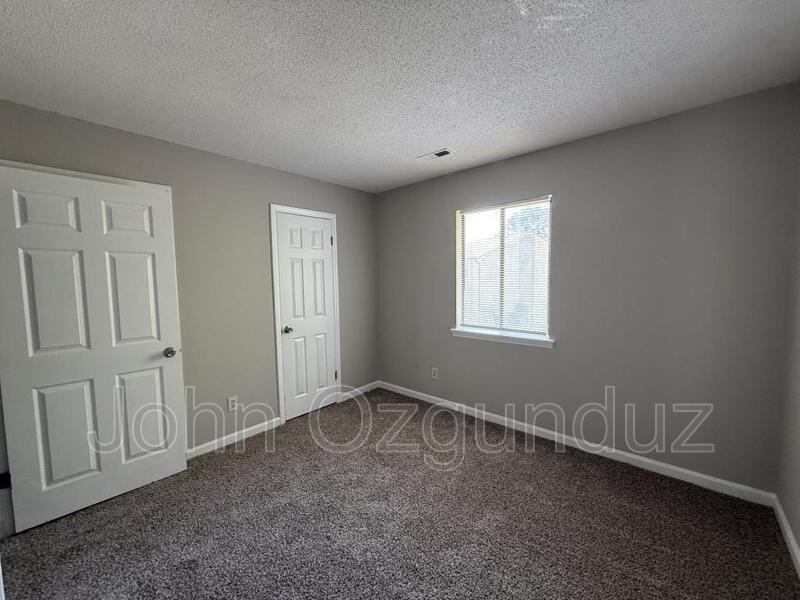 2814 Rochelle St #D - Photo 6 of 11