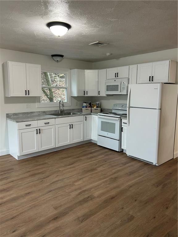 304 Front St ##2r - Photo 4 of 15