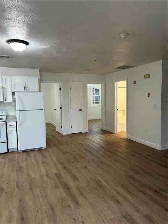 304 Front St ##2r - Photo 5 of 15