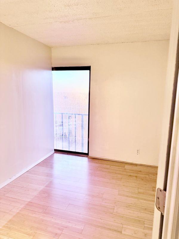 655 Absecon Blvd - Photo 4 of 8