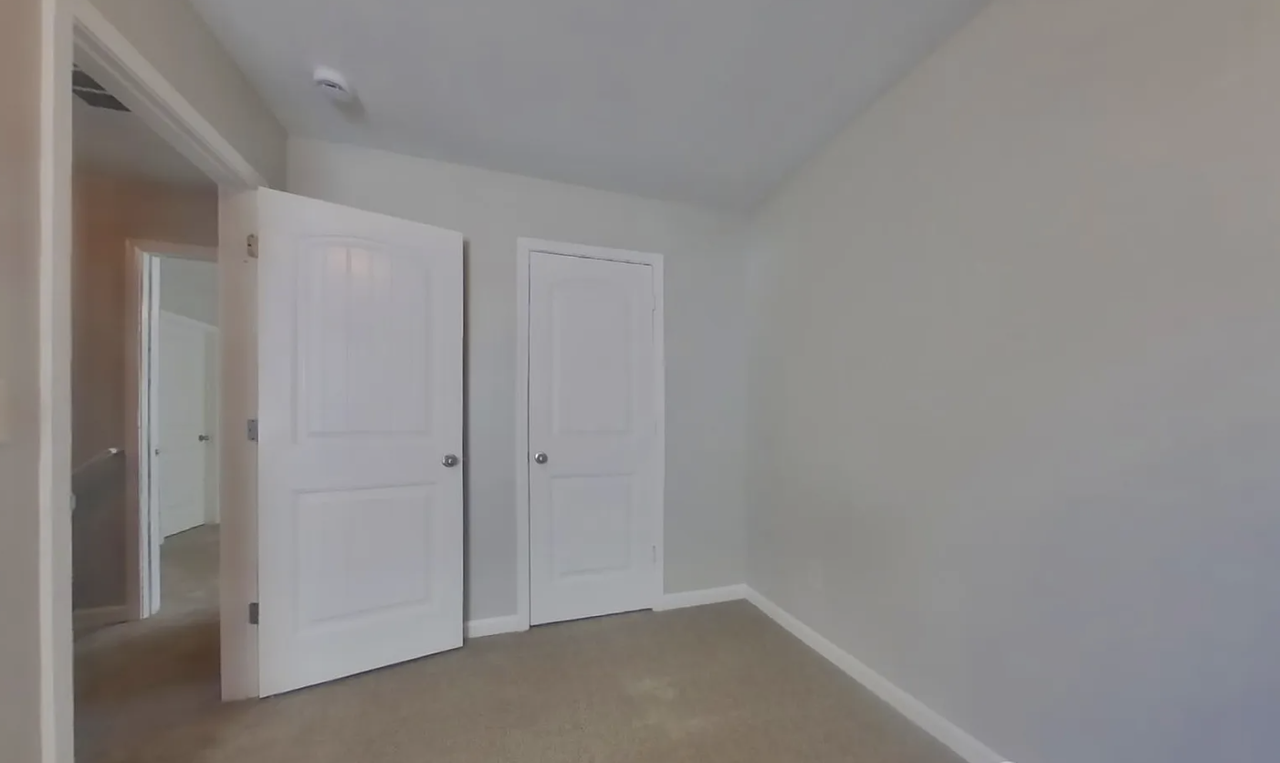 44 Wyndham Ct Se - Photo 3 of 6