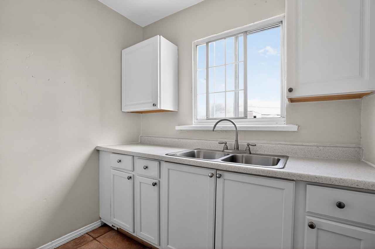 1157 E 21st St #1157 - Photo 6 of 20