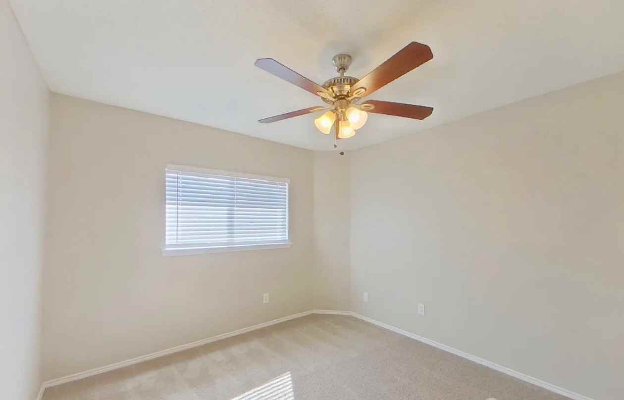 411 Sweet Gum Dr - Photo 2 of 15