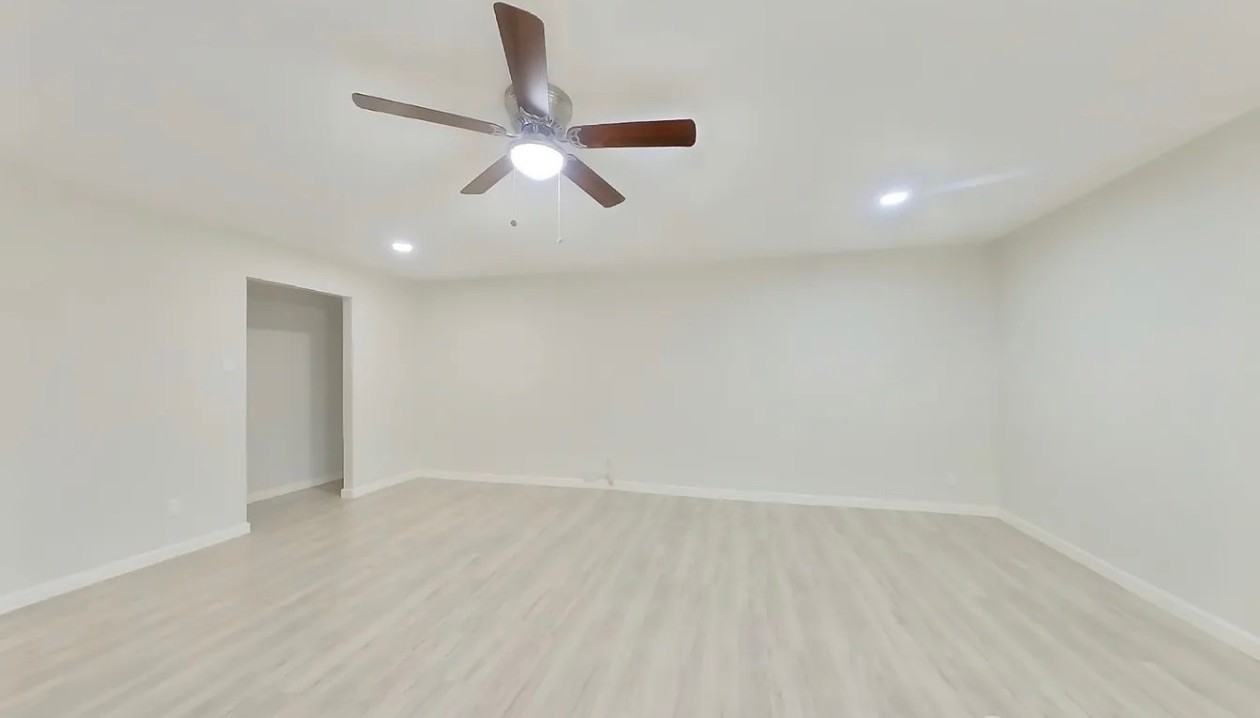 1927 Canterbury St - Photo 4 of 18