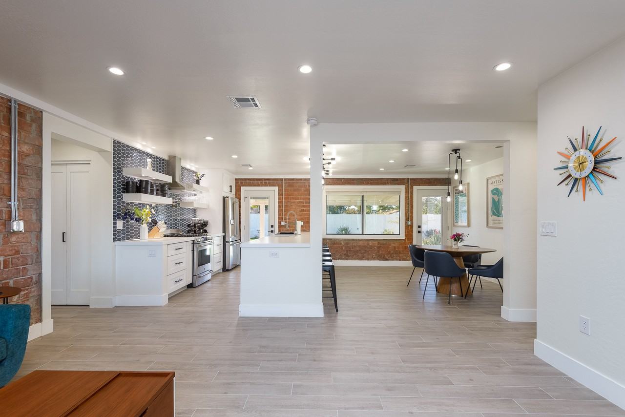 2008 N Miller Rd - Photo 4 of 34