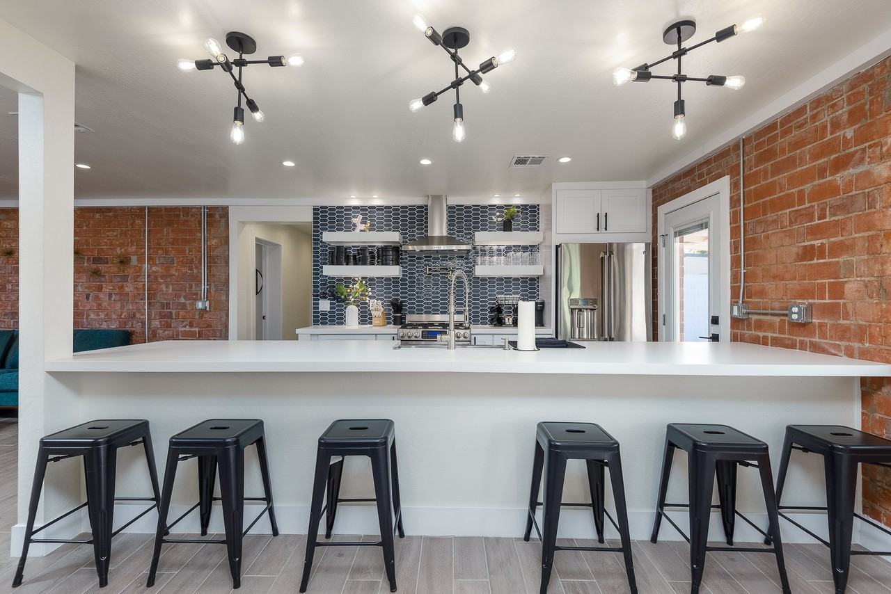 2008 N Miller Rd - Photo 5 of 34