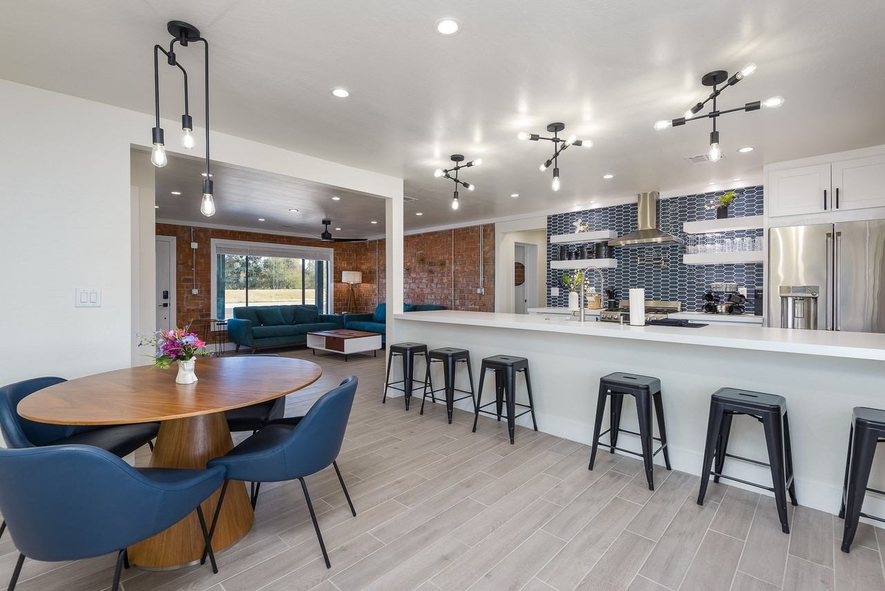 2008 N Miller Rd - Photo 7 of 34