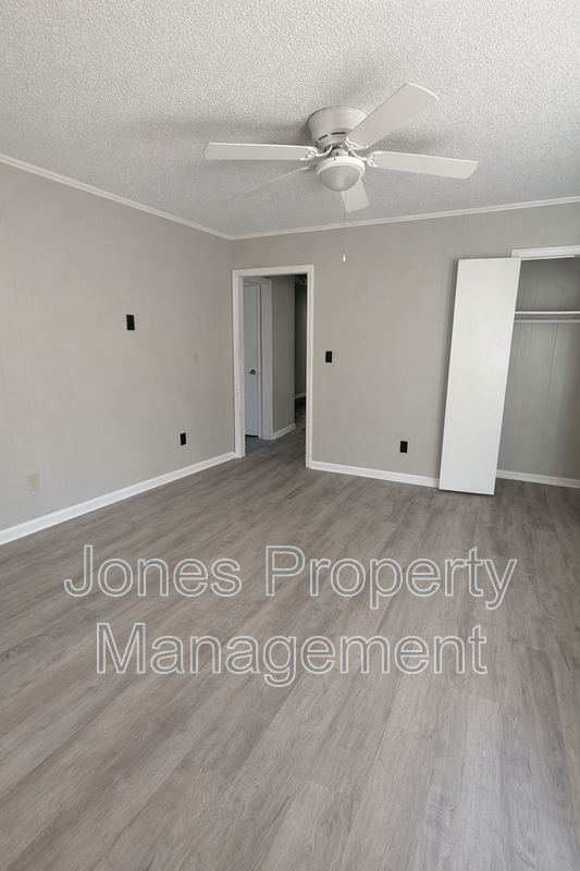 152 Leonard Dr - Photo 6 of 11
