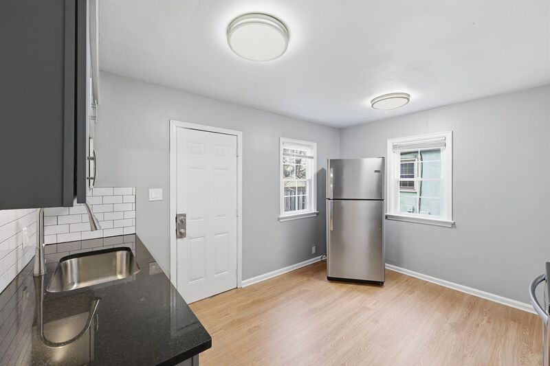 735 E Mithoff St - Photo 7 of 17