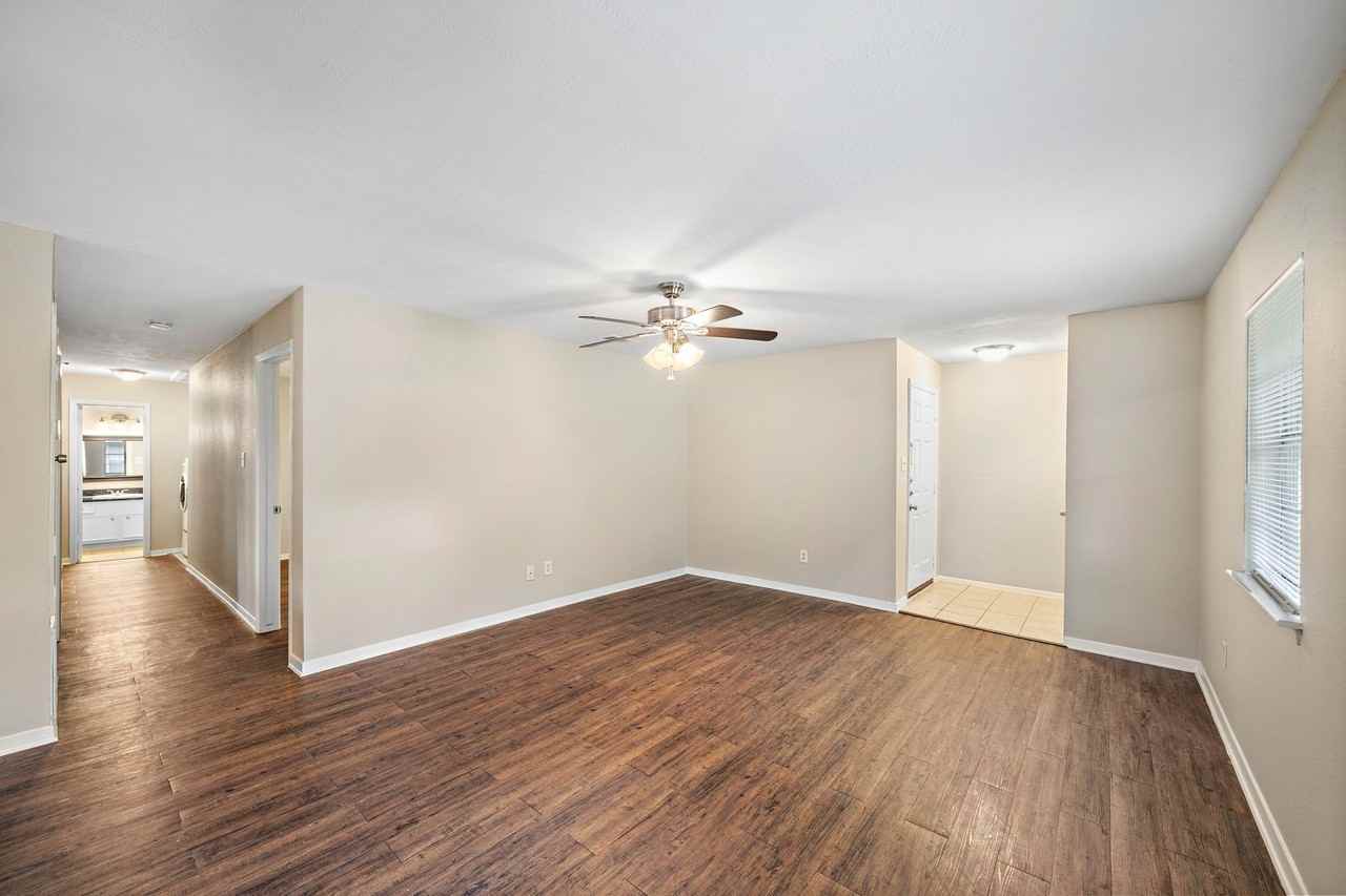 3307 Scotch Moss Ln - Photo 2 of 10