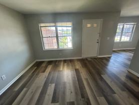 925 Glenn St - Photo 1 of 1